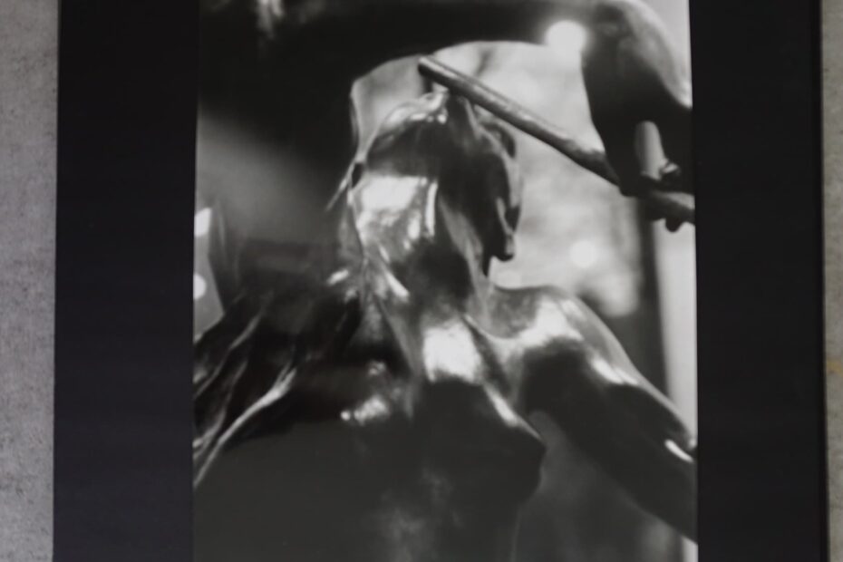 skulptur eine Flötenspielerin, neustart50