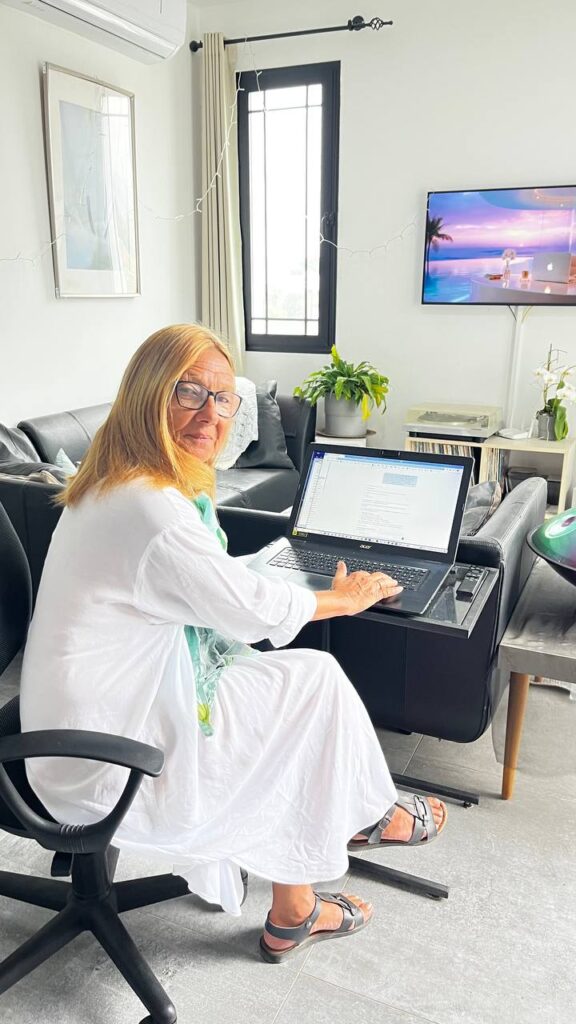 dagmar thiel arbeit mit KI am Computer