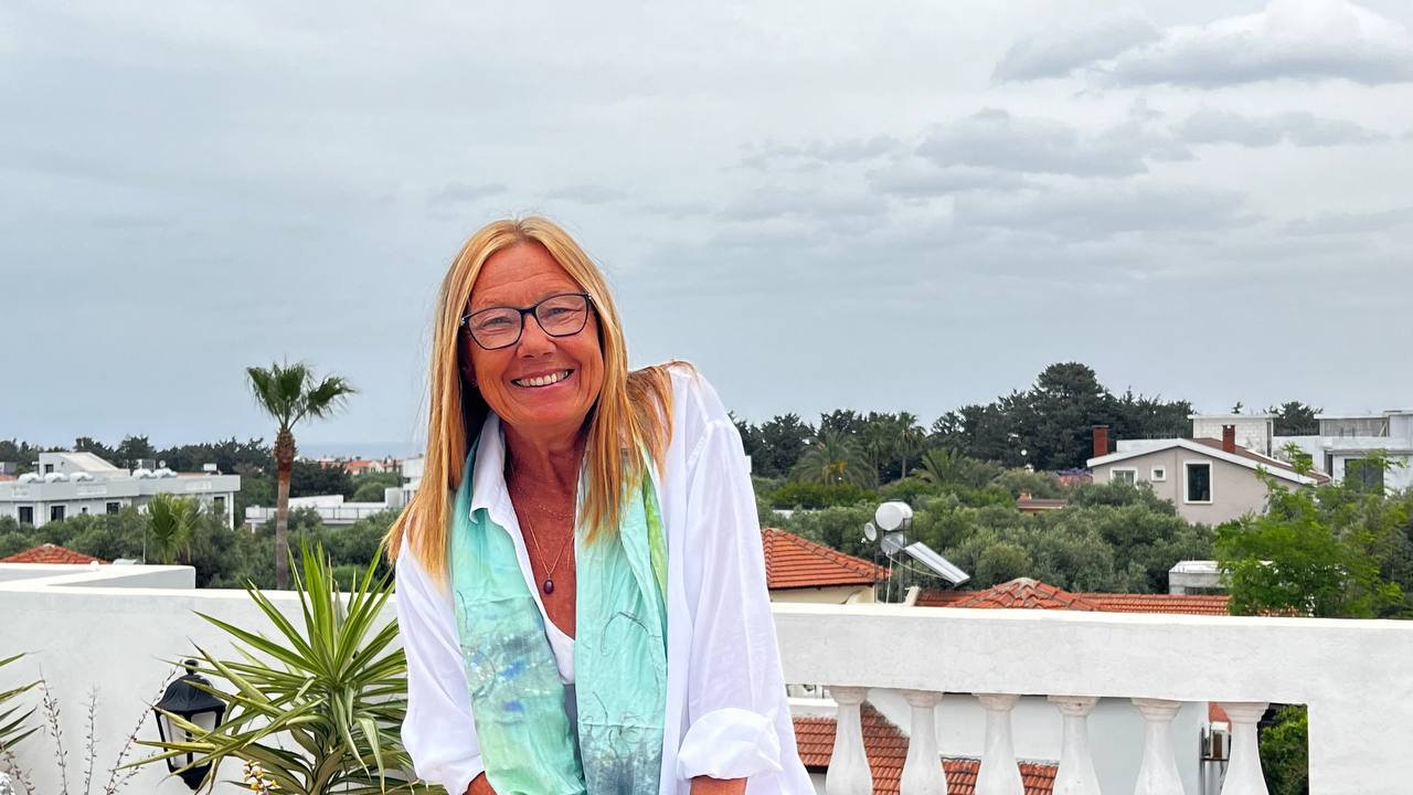 Dagmar Thiel auf Dachterrasse