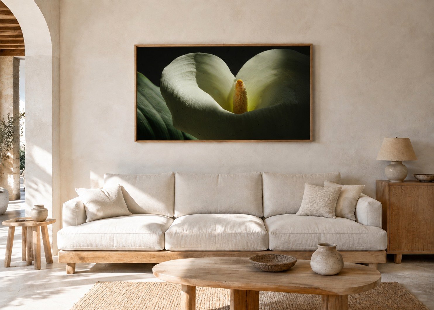 Dunkle Calla im Wohnzimmer, 60 mal 90 Zentimeter ohne Passepartout