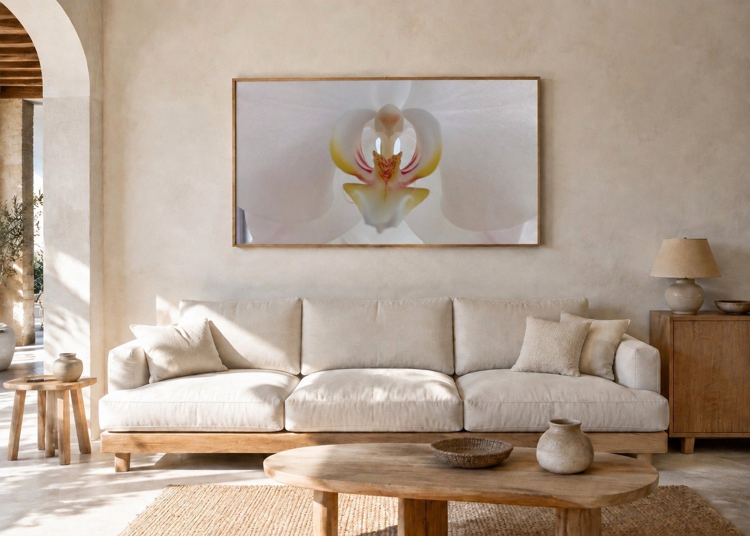 Helle Orchidee im Wohnzimmer, 60 mal 90 Zentimeter ohne Passepartout